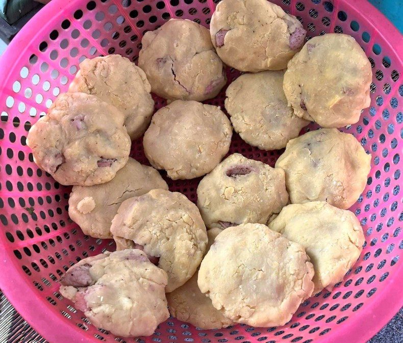 Las judías verdes deben ser grandes. Después se maceran y cocinan hasta que estén mediano hechas. El relleno debe ser tocino entreverado. Esta es la única forma de darle un sabor sabroso y carnoso a la comida.