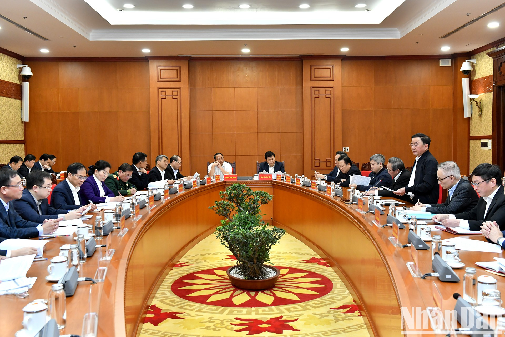 En la conferencia. En la conferencia.