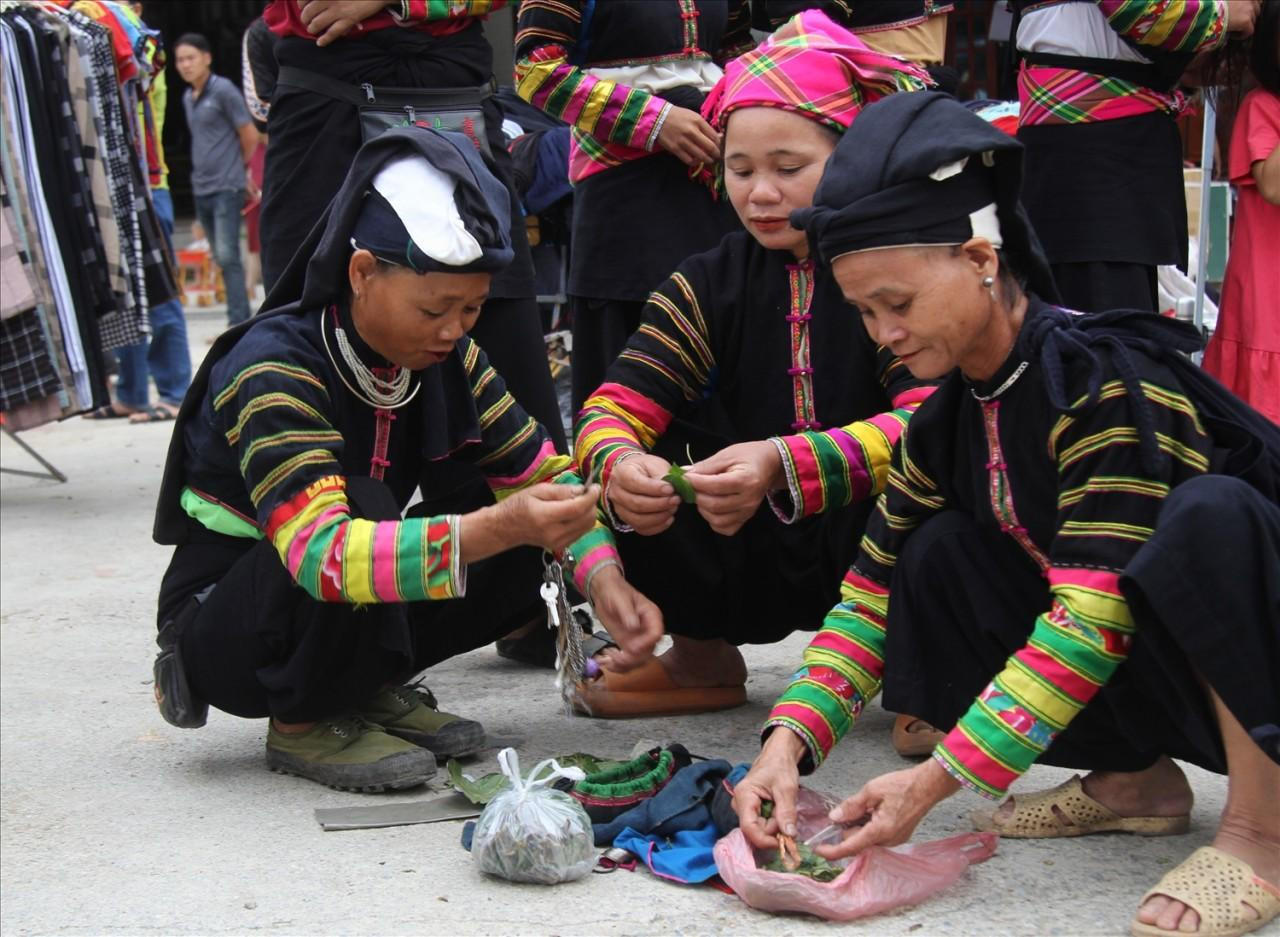 La actividad también propicia el intercambio entre familiares y amigos.