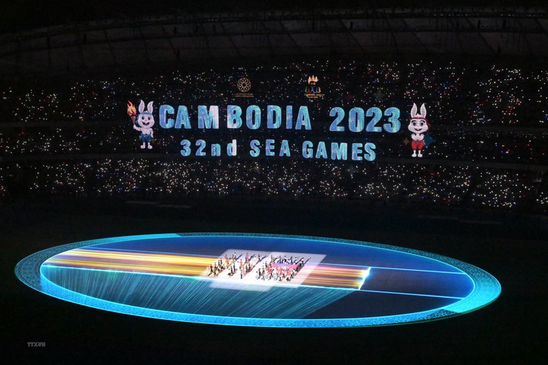Impresionante inauguración de SEA Games 32 en Camboya