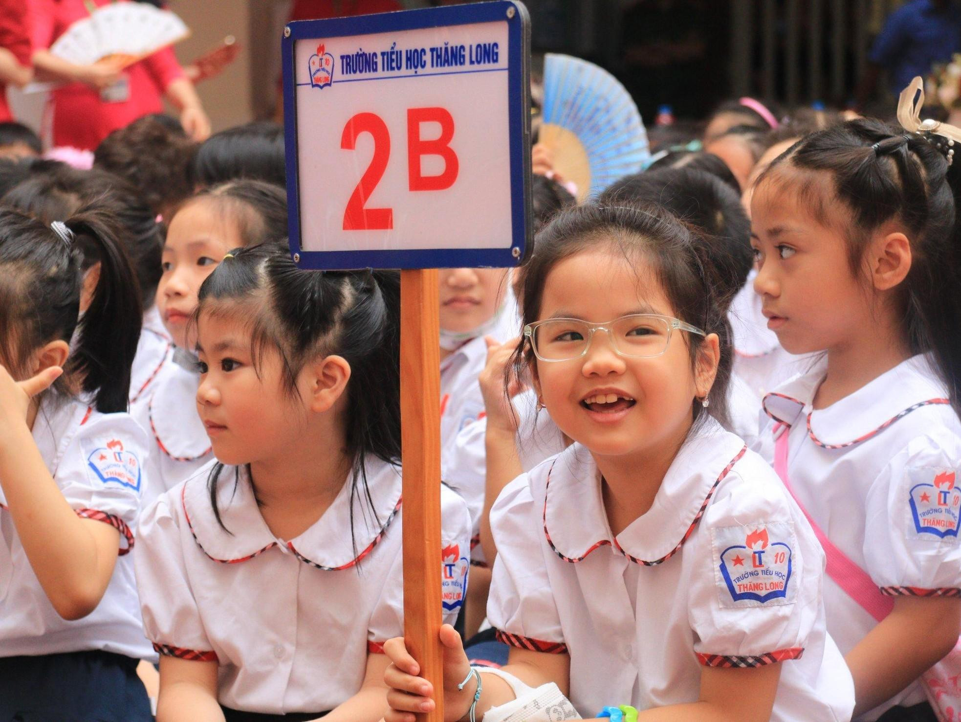 La alegría de los alumnos de la escuela primaria de Thang Long, en el distrito de Hoan Kiem, en Hanói. (Foto: Thanh Dat) La alegría de los alumnos de la escuela primaria de Thang Long, en el distrito de Hoan Kiem, en Hanói. (Foto: Thanh Dat)