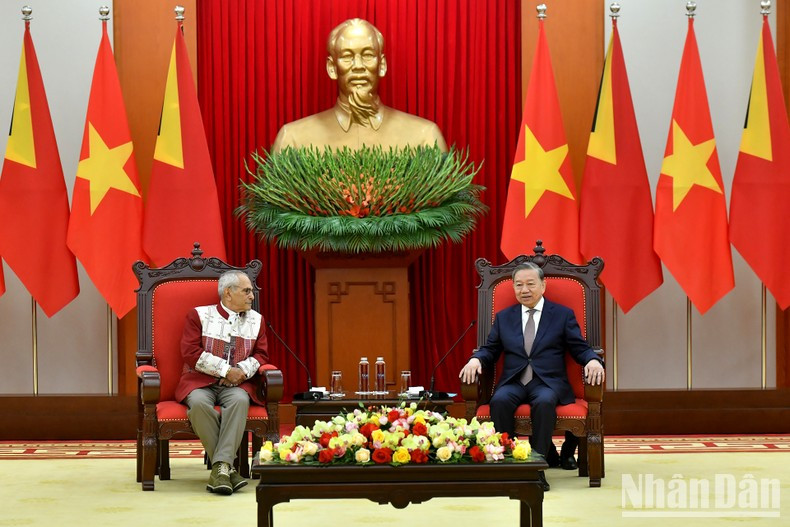 El secretario general del PCV, To Lam, recibe al presidente de Timor Oriental, José Ramos-Horta.