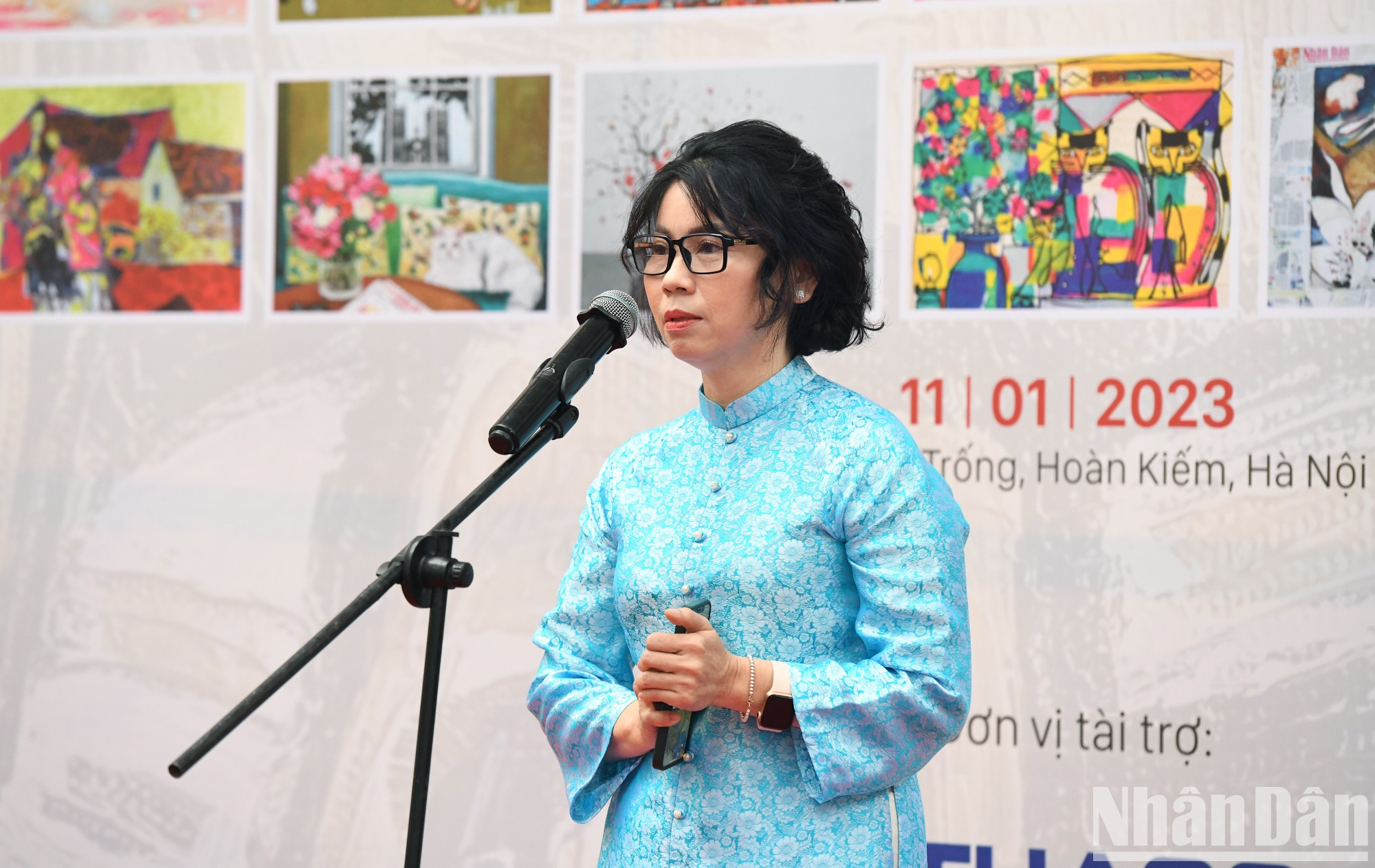 La jefa de la publicación de Nhan Dan Mensual, Phan Thanh Phong, interviene en el evento. (Foto: Thanh Dat)