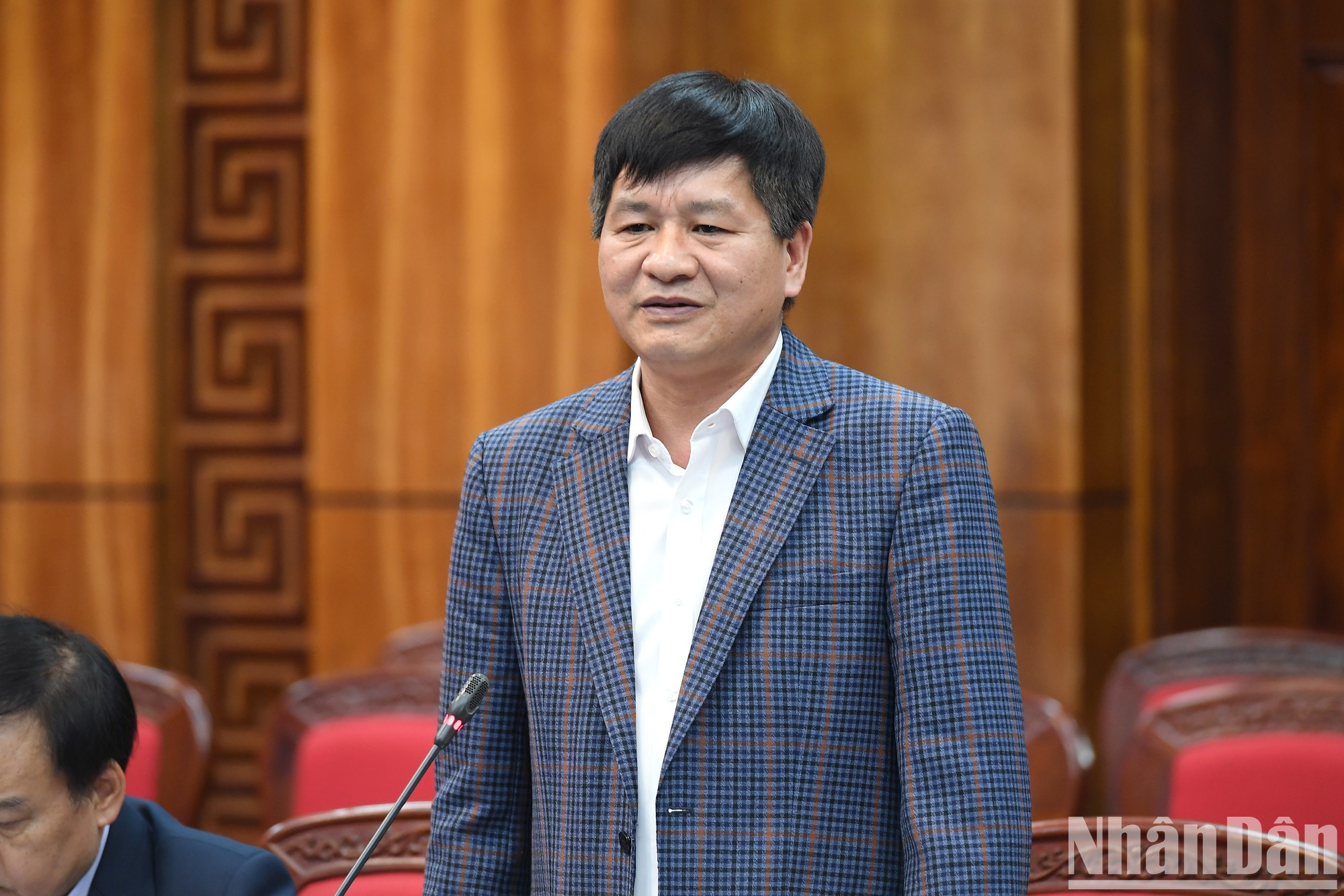 Por su parte, Le Thanh Do, vicesecretario del Comité partidista y presidente del Comité Popular de Dien Bien, agradeció al periódico la cobertura sobre la tierra, la gente, los logros socioeconómicos, culturales y de defensa, así como los asuntos exteriores y la construcción del Partido y el sistema político de la provincia.