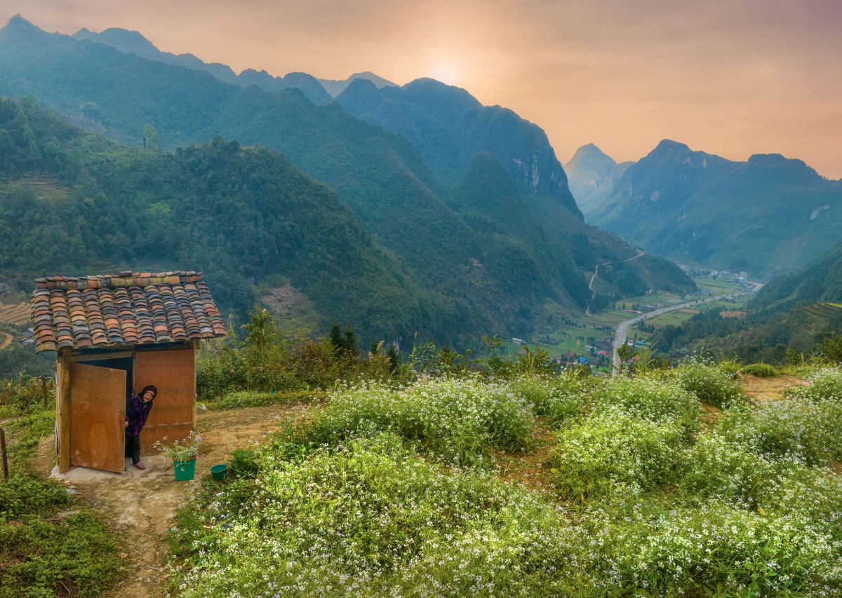 Escena bucólica en la comuna de Pho Cao, distrito de Dong Van.