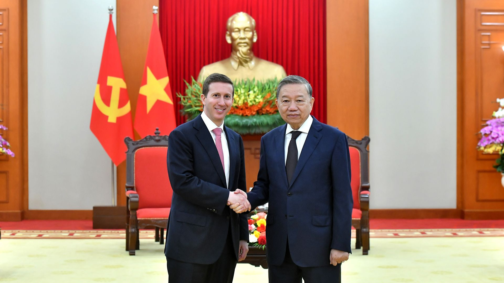 [Foto] Máximo dirigente partidista vietnamita recibe al director ejecutivo del fondo de inversión Warburg Pincus
