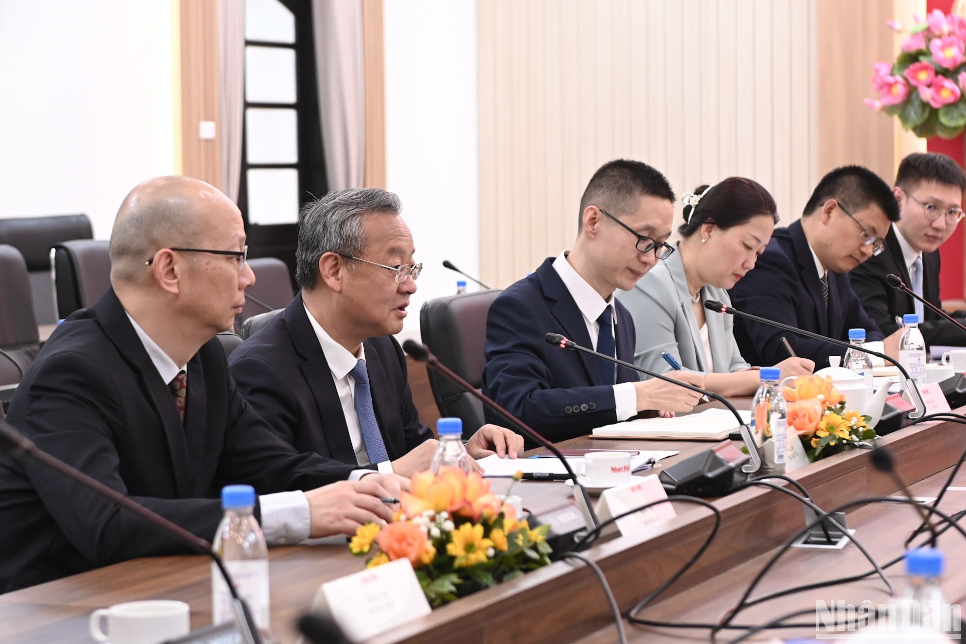 Chen Jianwen interviene en la cita.