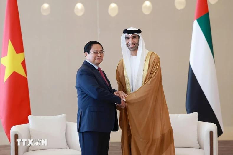 Ceremonia de bienvenida del primer ministro vietnamita en Abu Dabi. Ceremonia de bienvenida del primer ministro vietnamita en Abu Dabi.