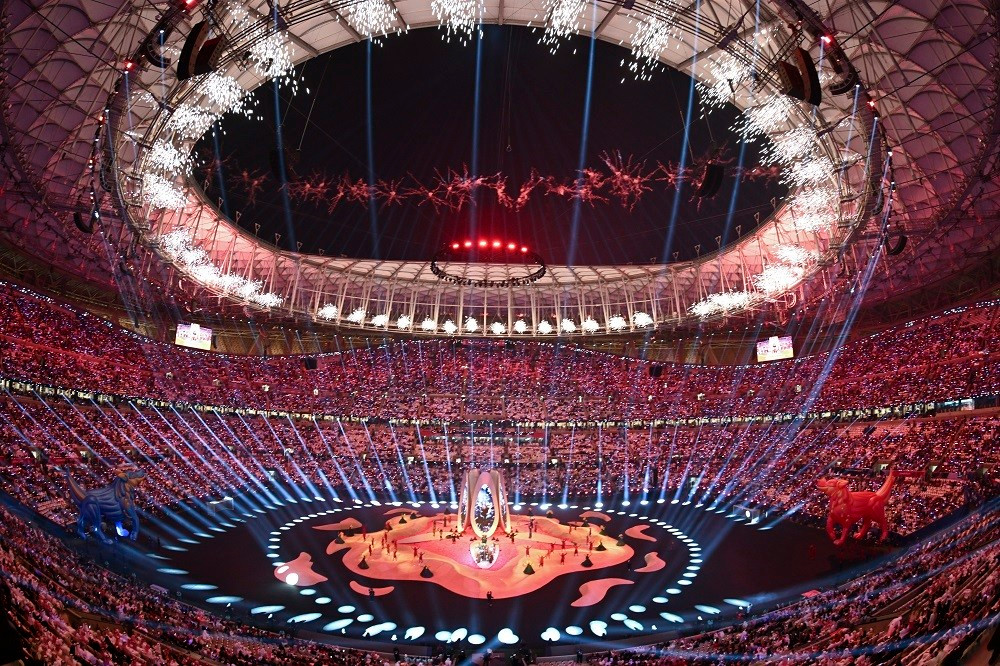 El estadio de Lusail brilla con luces.