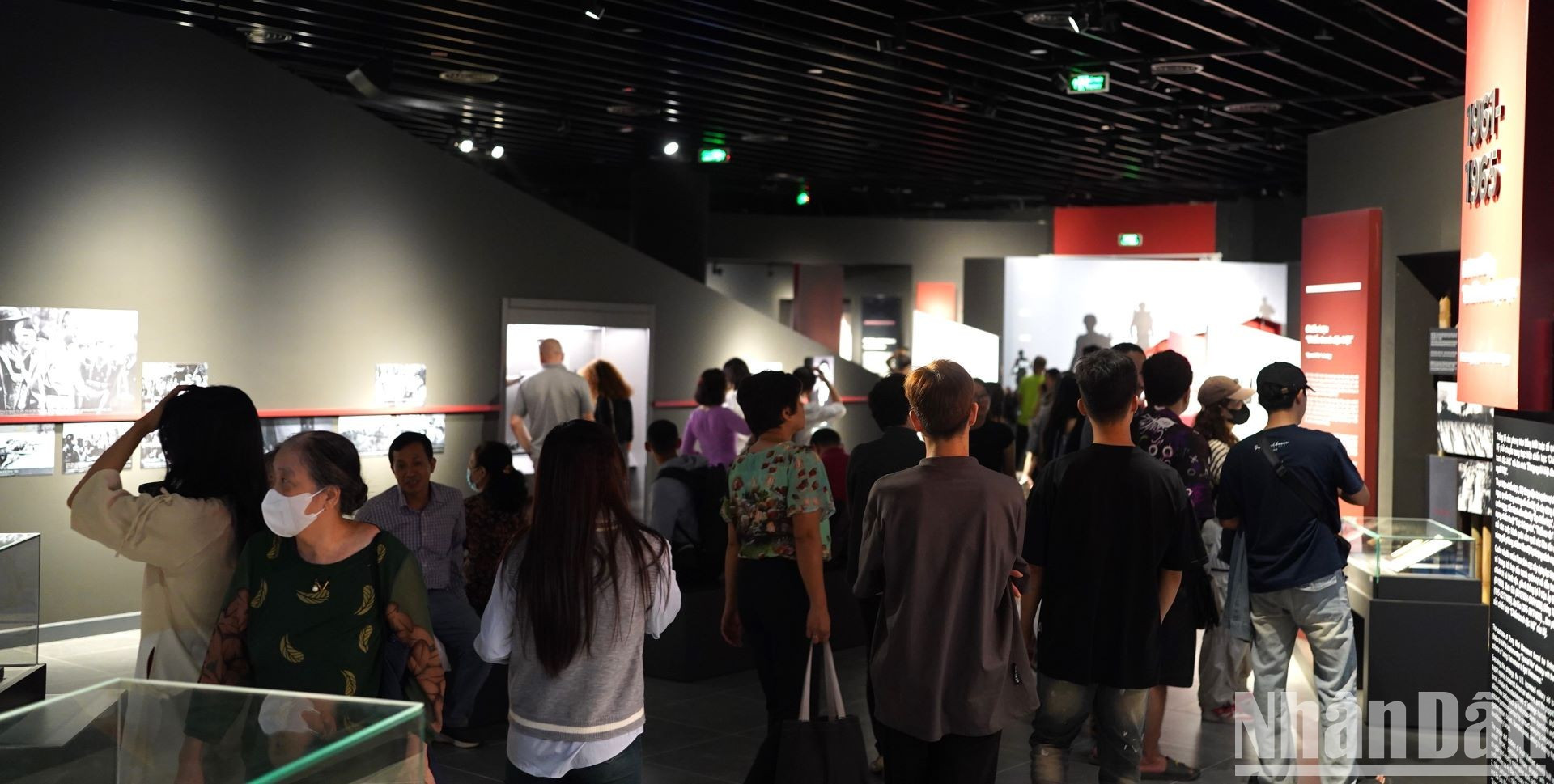 El dinamismo en cada área de exhibición demuestra el orgullo y la conciencia que tiene la población de preservar el patrimonio cultural militar de la nación. El dinamismo en cada área de exhibición demuestra el orgullo y la conciencia que tiene la población de preservar el patrimonio cultural militar de la nación.