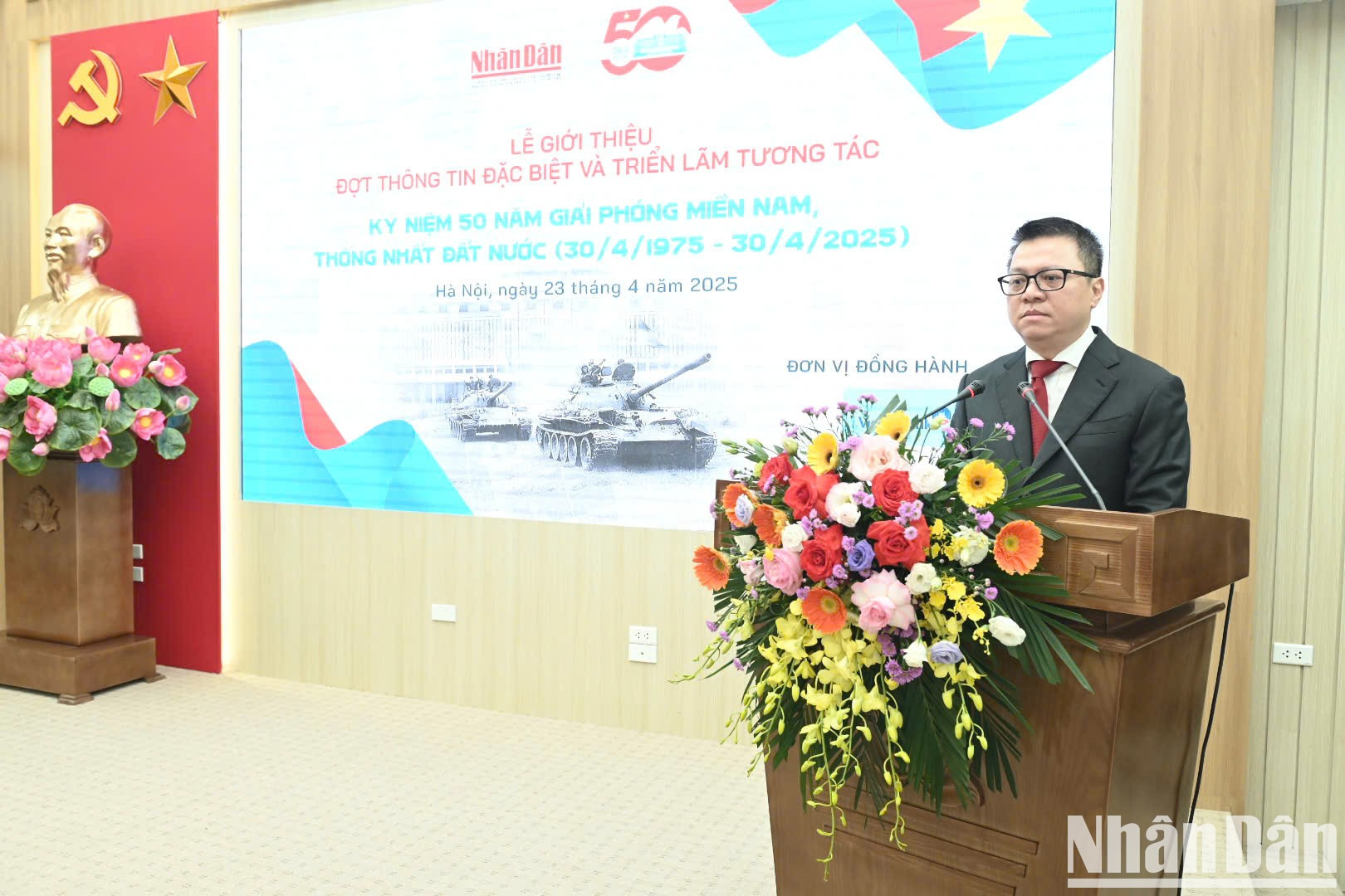 Quoc Minh, presidente-editor del periódico Nhan Dan, habla en el evento. Quoc Minh, presidente-editor del periódico Nhan Dan, habla en el evento.