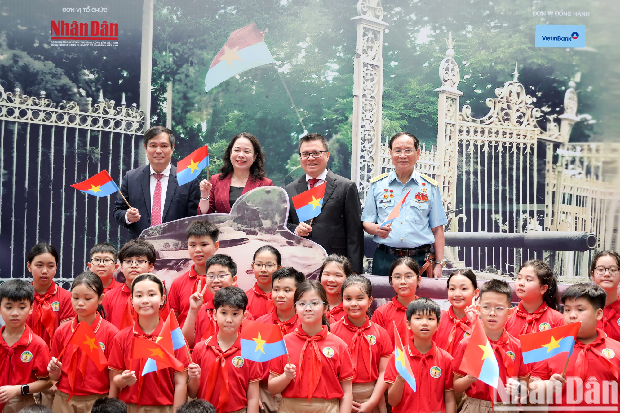 Diario Nhan Dan pone en marcha una campaña mediática por el 50º aniversario de la reunificación de Vietnam