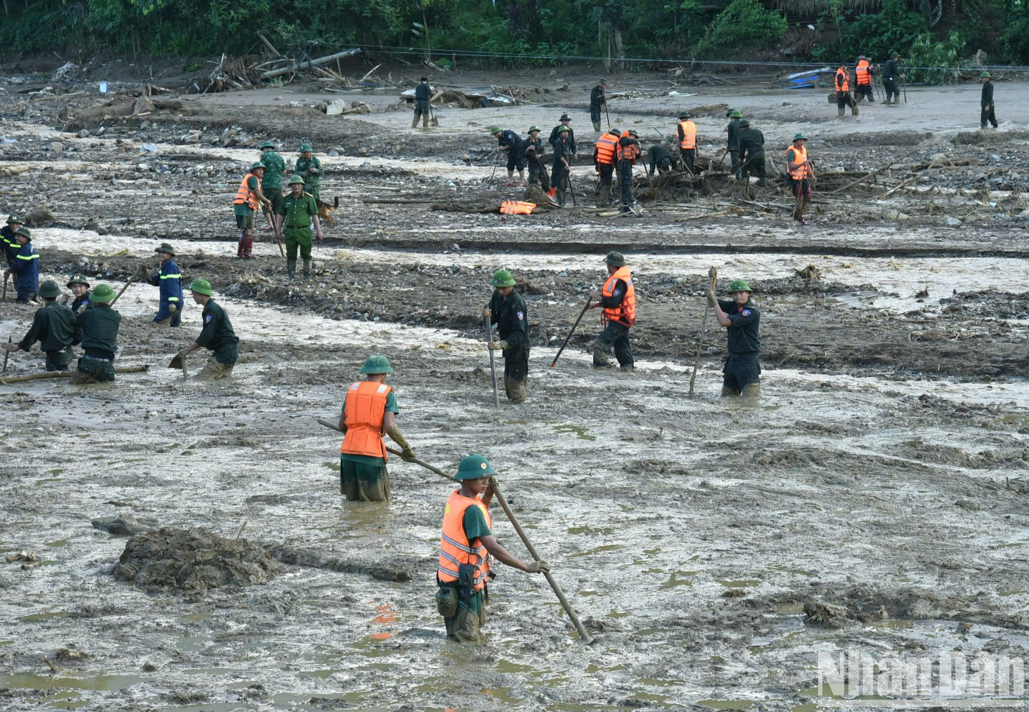 Las fuerzas todavía están intentando encontrar a las personas desaparecidas.