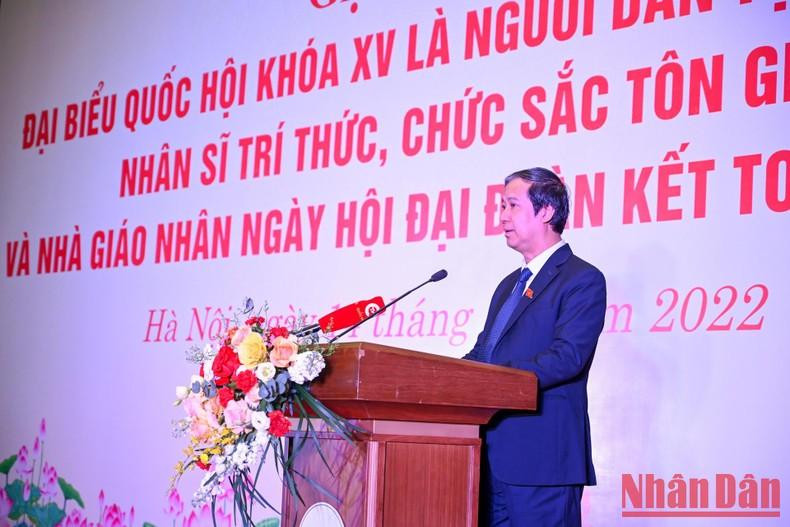 El ministro de Educación y Formación, Nguyen Kim Son, habla en la reunión. El ministro de Educación y Formación, Nguyen Kim Son, habla en la reunión.