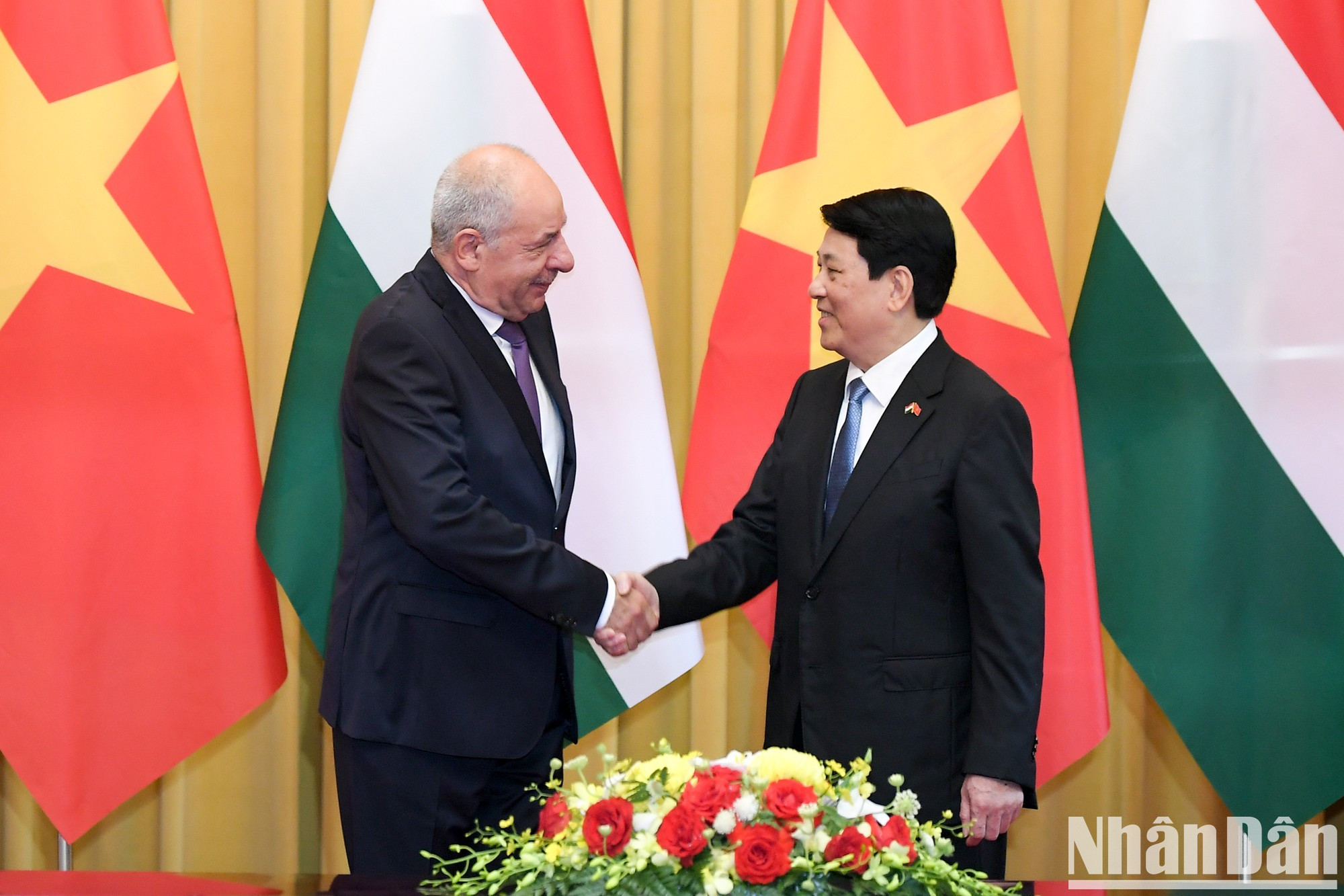 El presidente de Vietnam, Luong Cuong, y su par húngaro, Sulyok Tamás. El presidente de Vietnam, Luong Cuong, y su par húngaro, Sulyok Tamás.