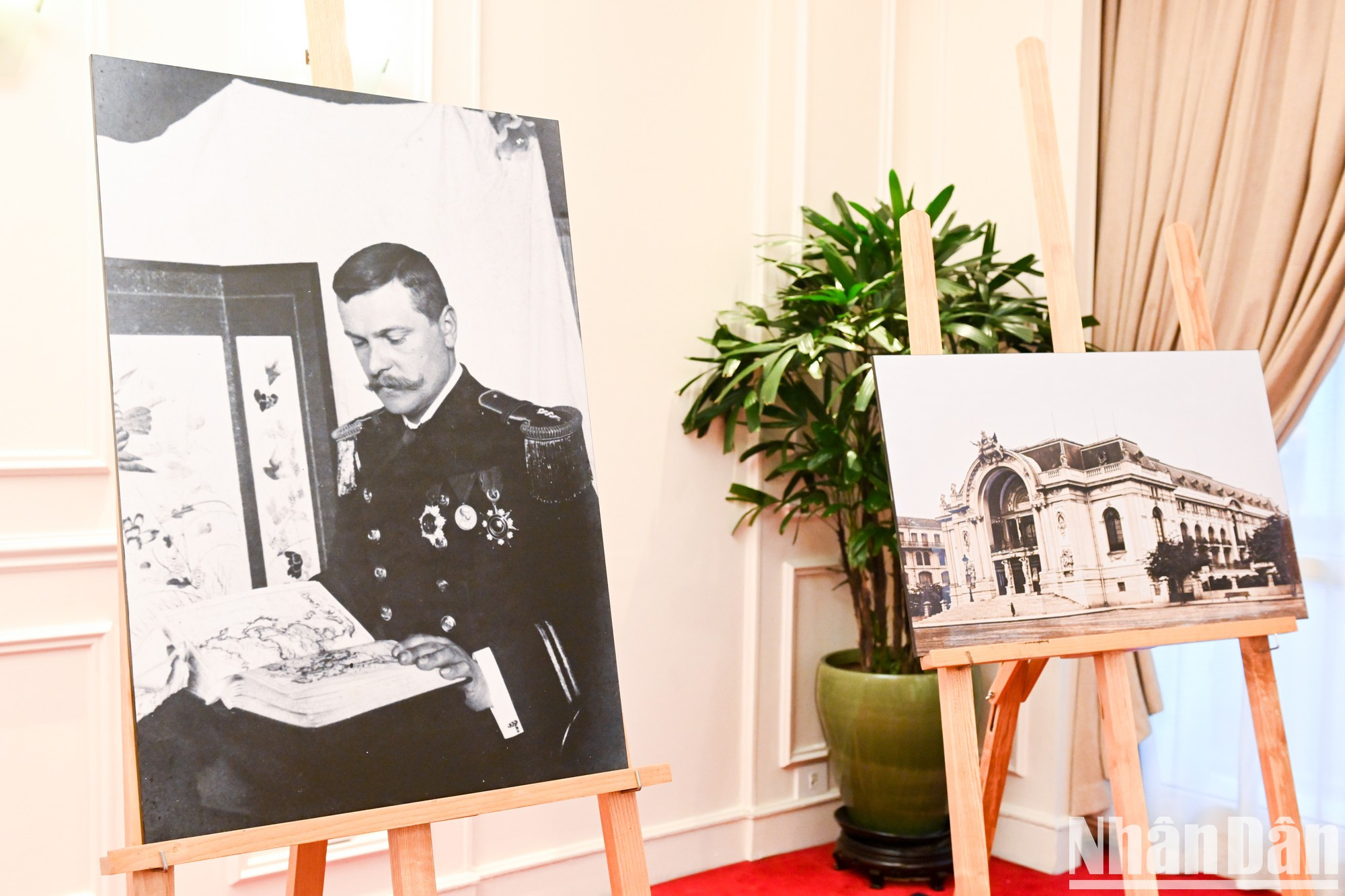 Las valiosas fotografías de la exposición fueron tomadas por Bozoky Dezso (1871-1957), médico de la marina húngara, durante su viaje al Lejano Oriente a principios del siglo XX.