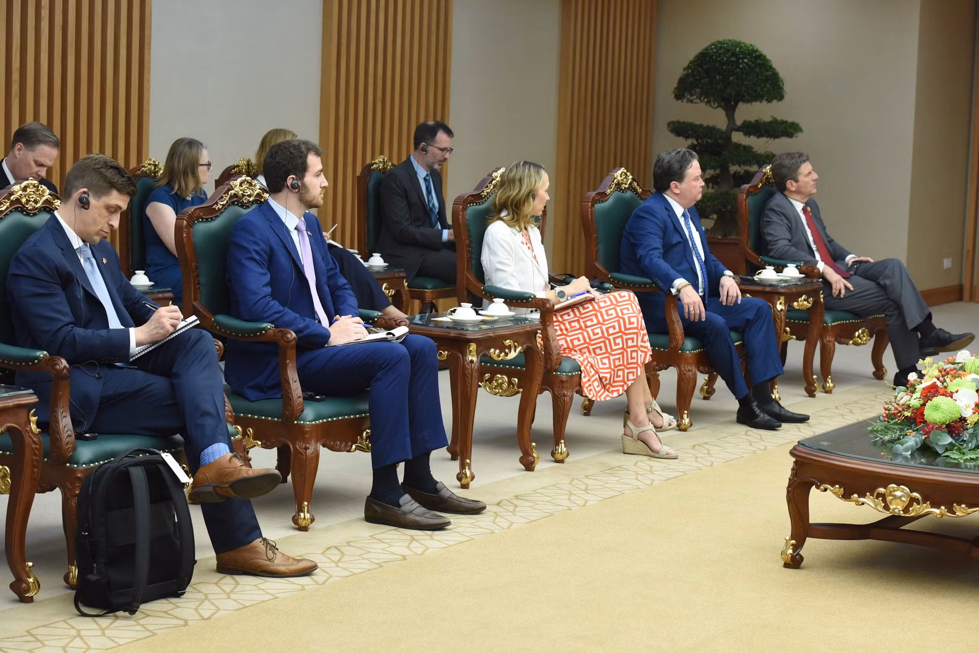 La delegación bipartidista en la cita.
