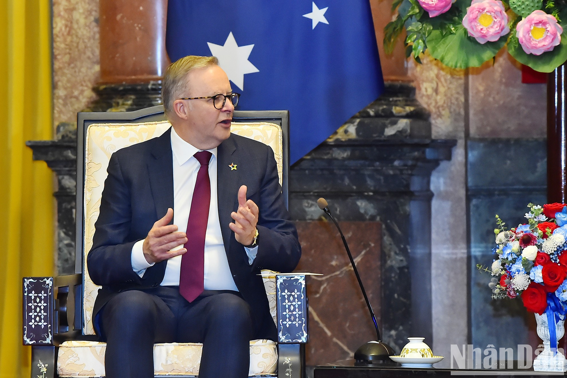 Albanese interviene en la cita.