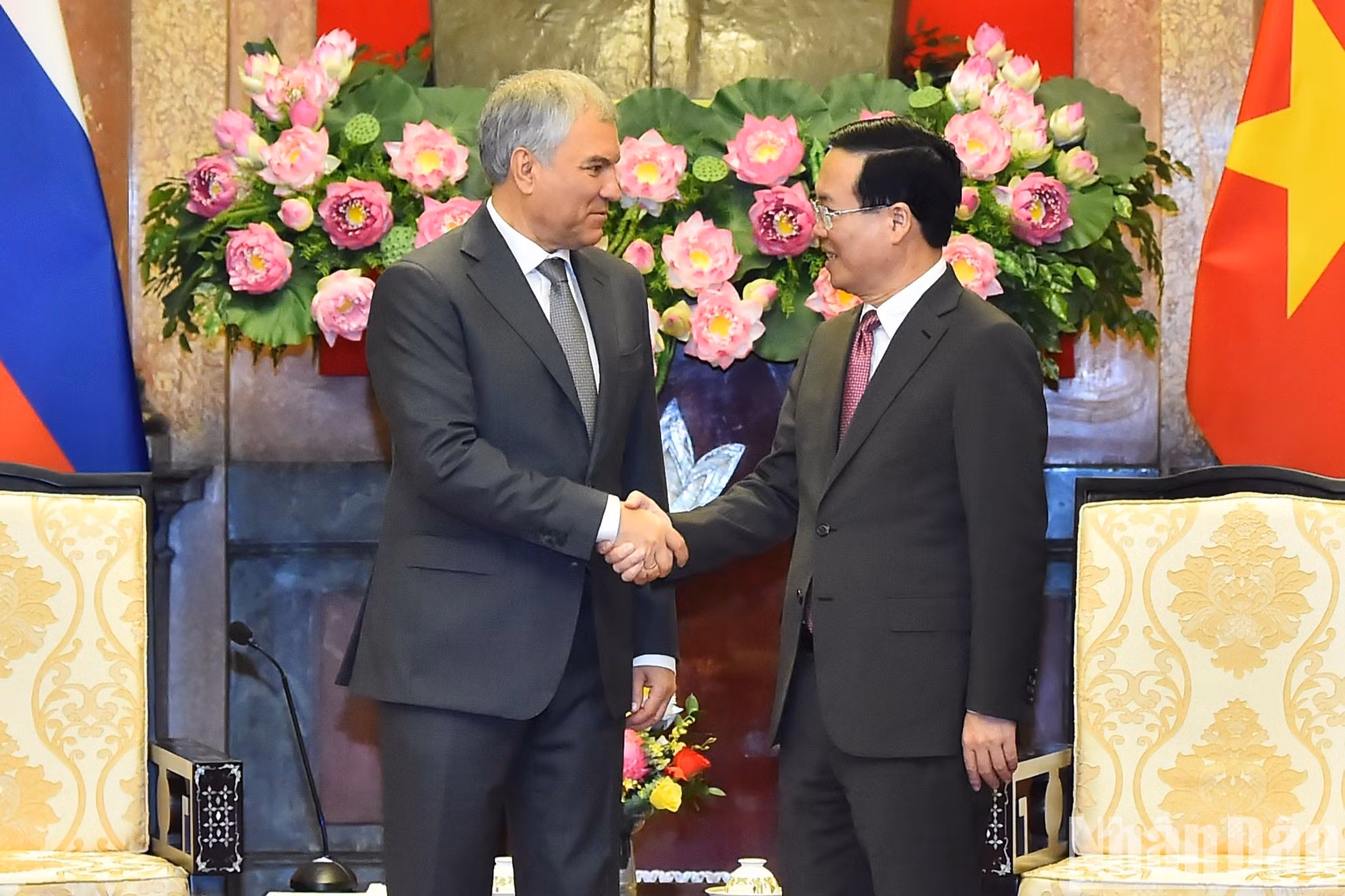El presidente de Vietnam, Vo Van Thuong, y el titular de la Duma Estatal de la Asamblea Federal de la Federación Rusa, Vyacheslav Viktorovich Volodin.