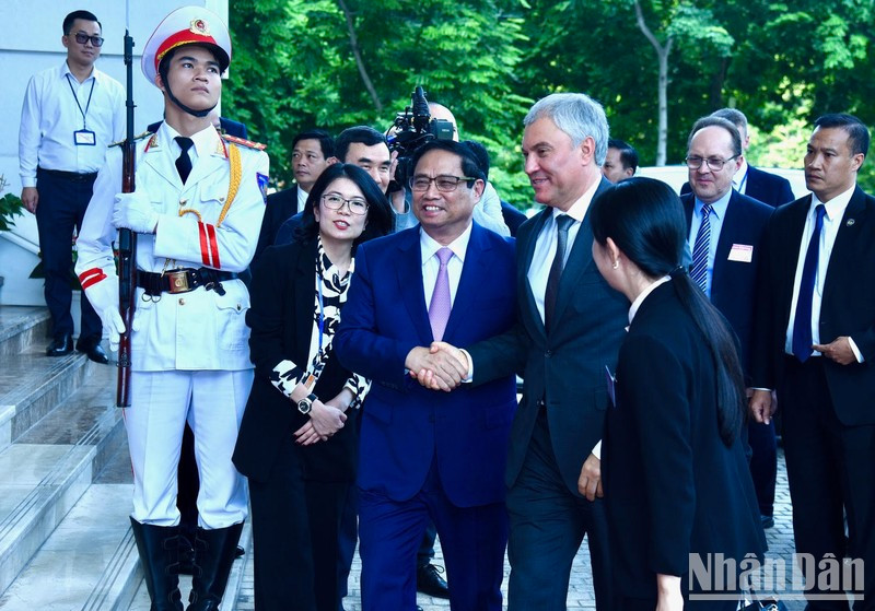 Minh Chinh recibe a Volodin. Minh Chinh recibe a Volodin.