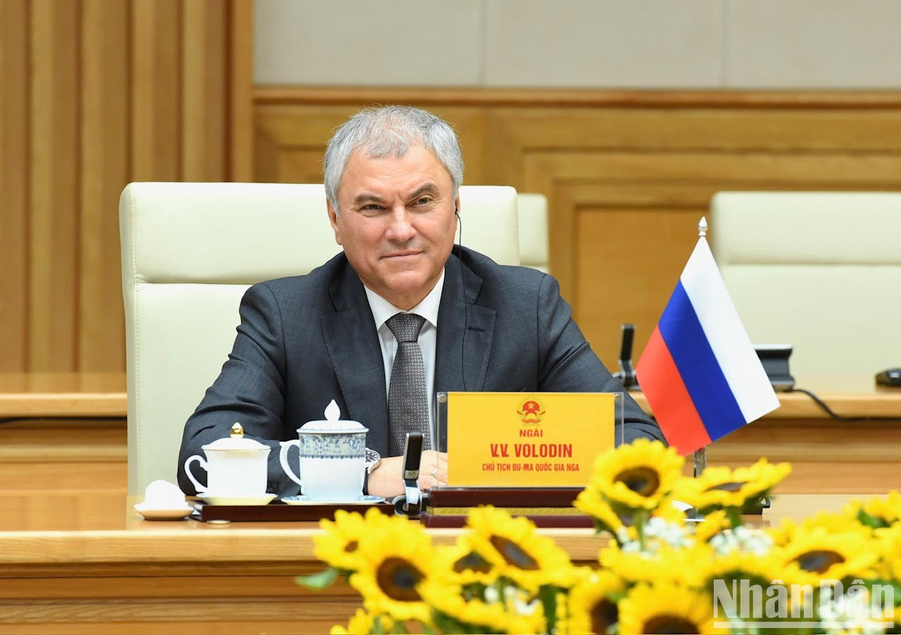 Interviene Volodin. Interviene Volodin.