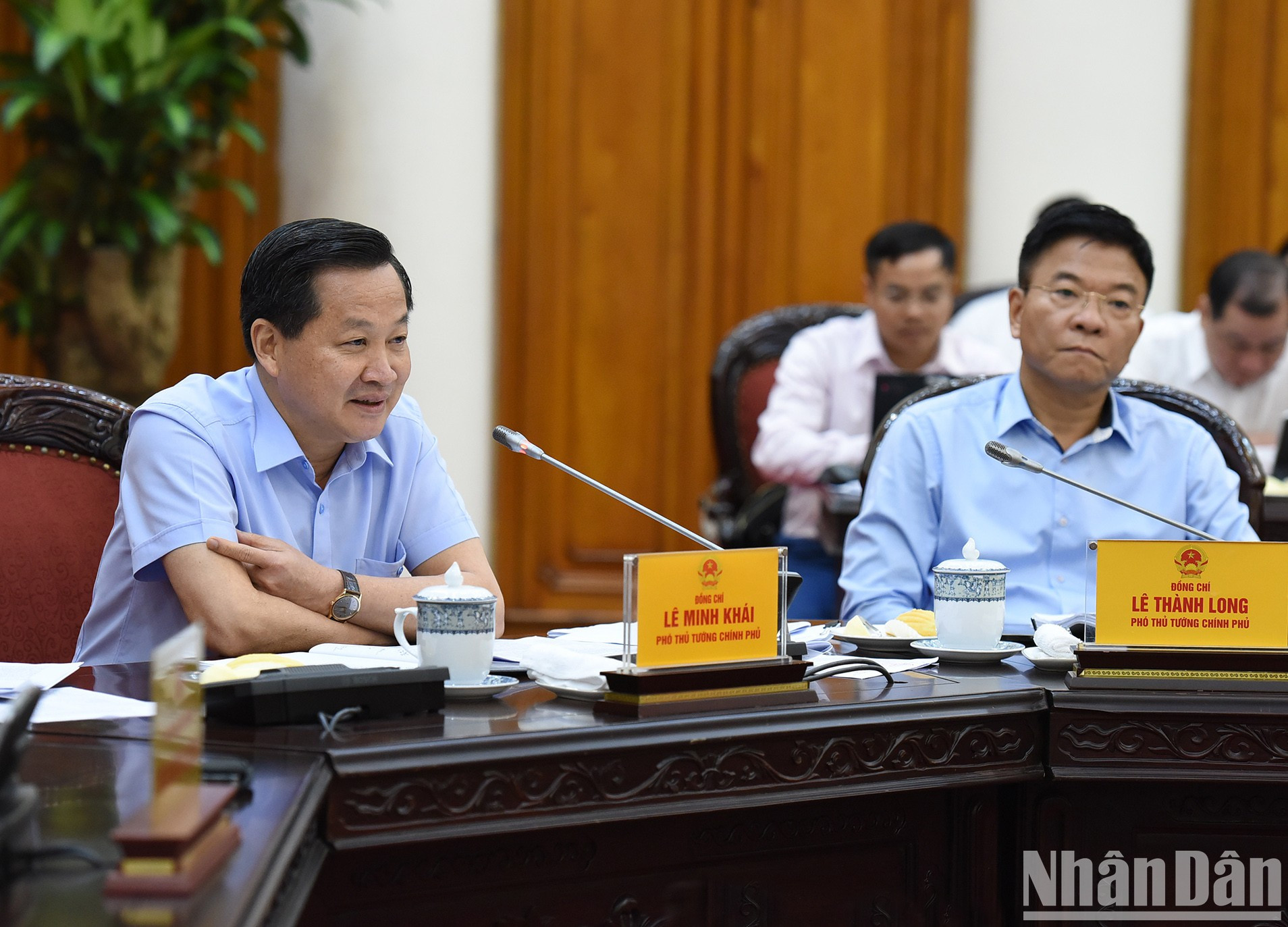 Interviene el viceprimer ministro Le Minh Khai.