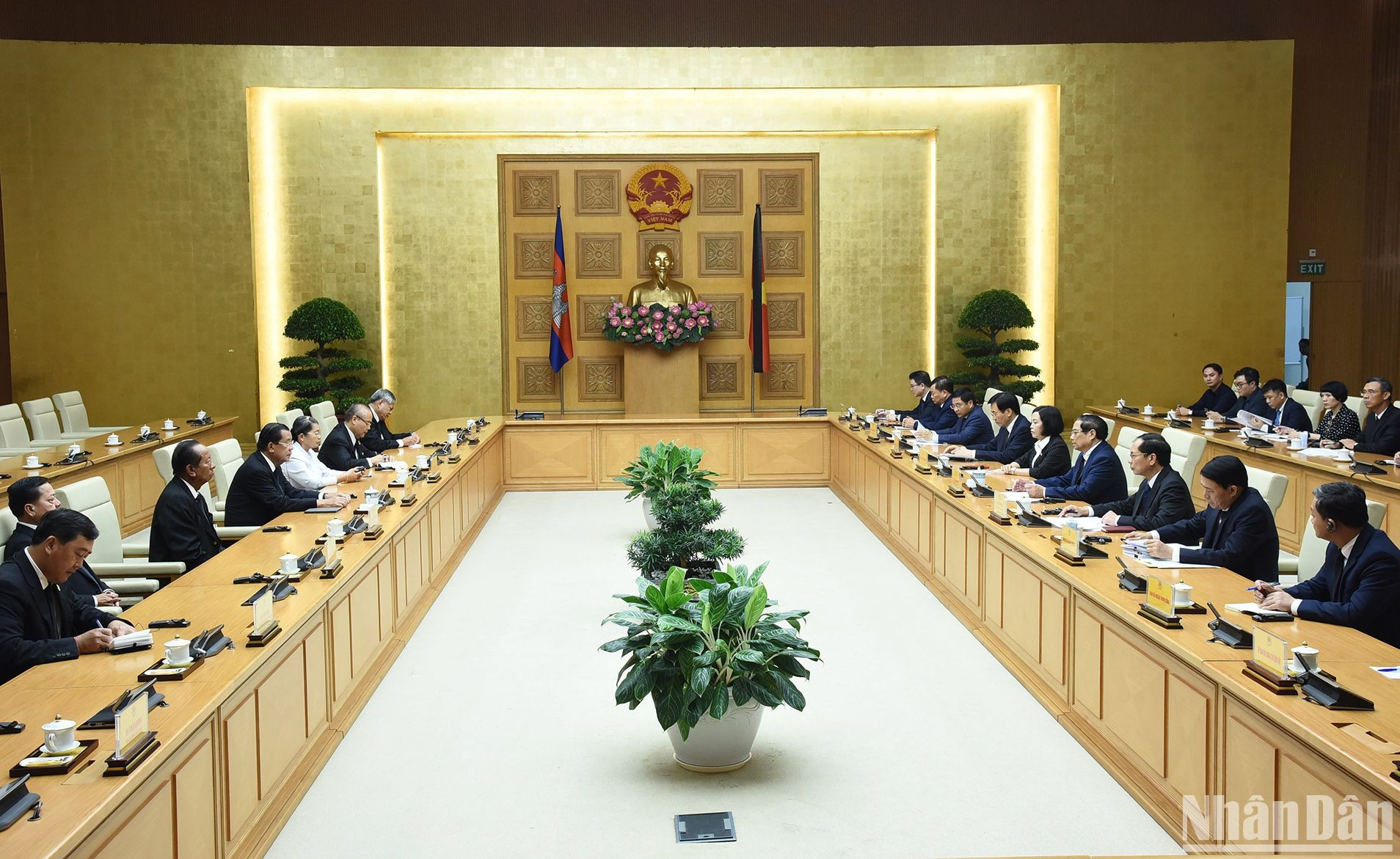 Escena de la reunión.