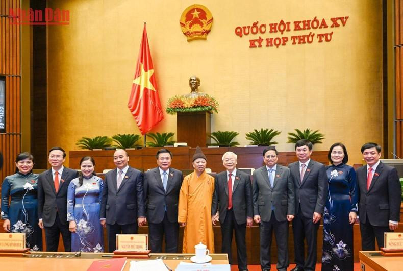 Los dirigentes y los delegados en la sesión de clausura. Los dirigentes y los delegados en la sesión de clausura.