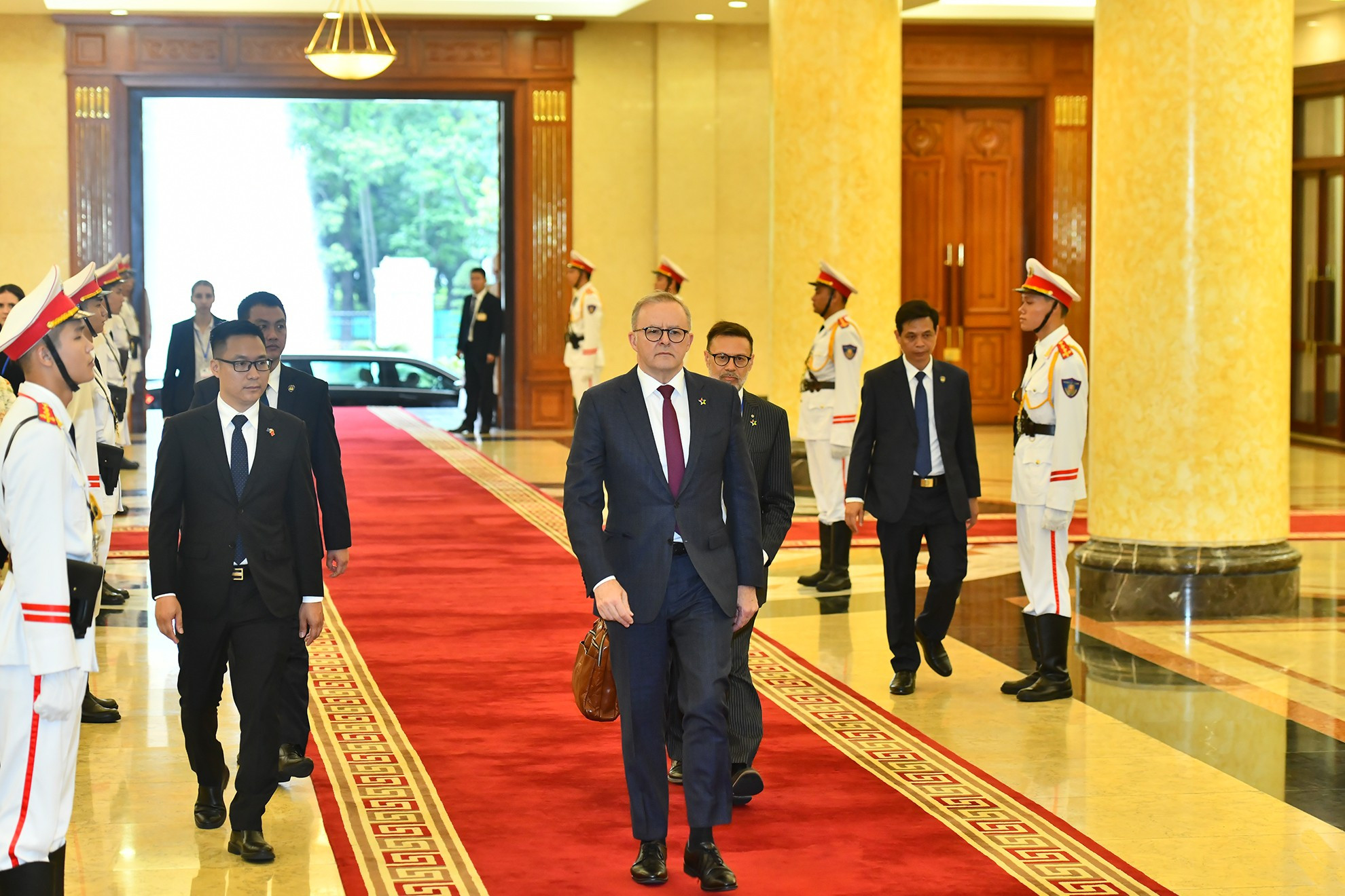 El primer ministro australiano, Anthony Albanese, y su comitiva llegan a la sede del Comité Central del Partido Comunista de Vietnam. El primer ministro australiano, Anthony Albanese, y su comitiva llegan a la sede del Comité Central del Partido Comunista de Vietnam.