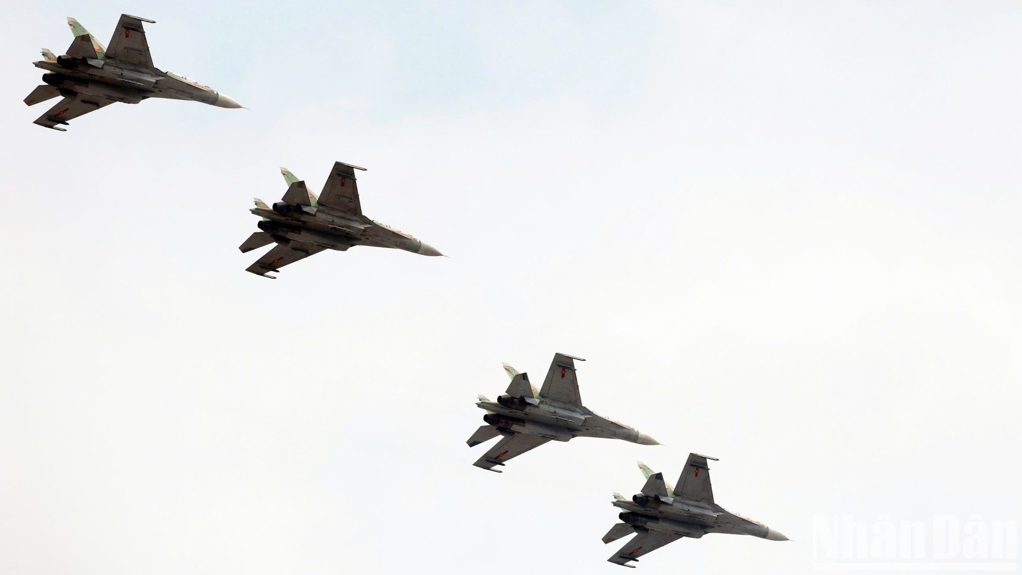 El escuadrón de cazas Su-30MK2 vuela en el ensayo conjunto.
