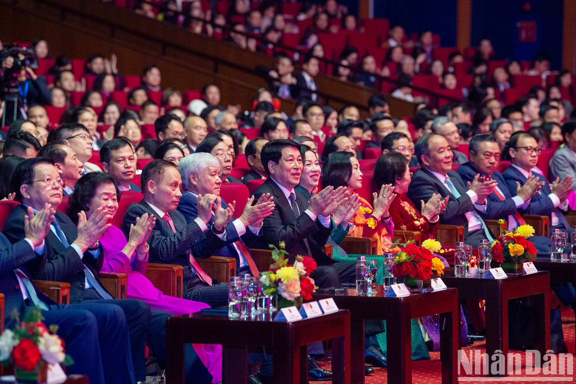 Asistentes al programa. Asistentes al programa.