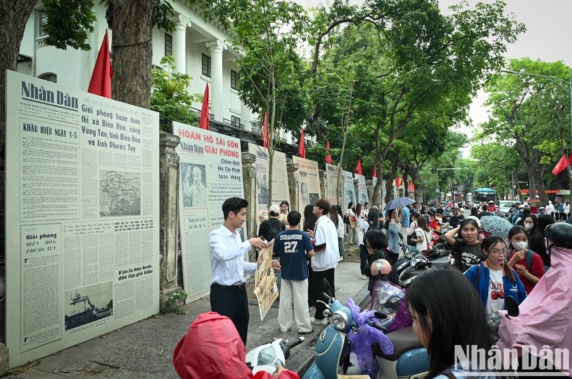 El evento atrae a una gran cantidad de jóvenes. El evento atrae a una gran cantidad de jóvenes.
