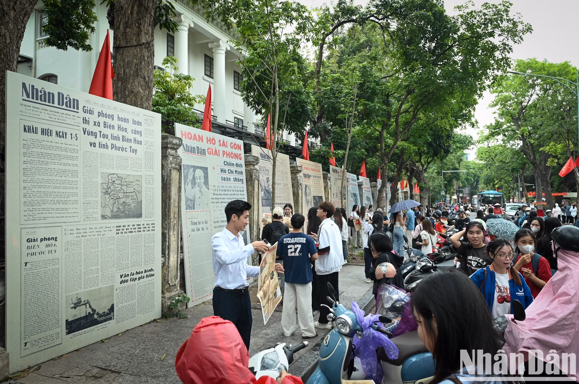 El evento atrae a una gran cantidad de jóvenes. El evento atrae a una gran cantidad de jóvenes.