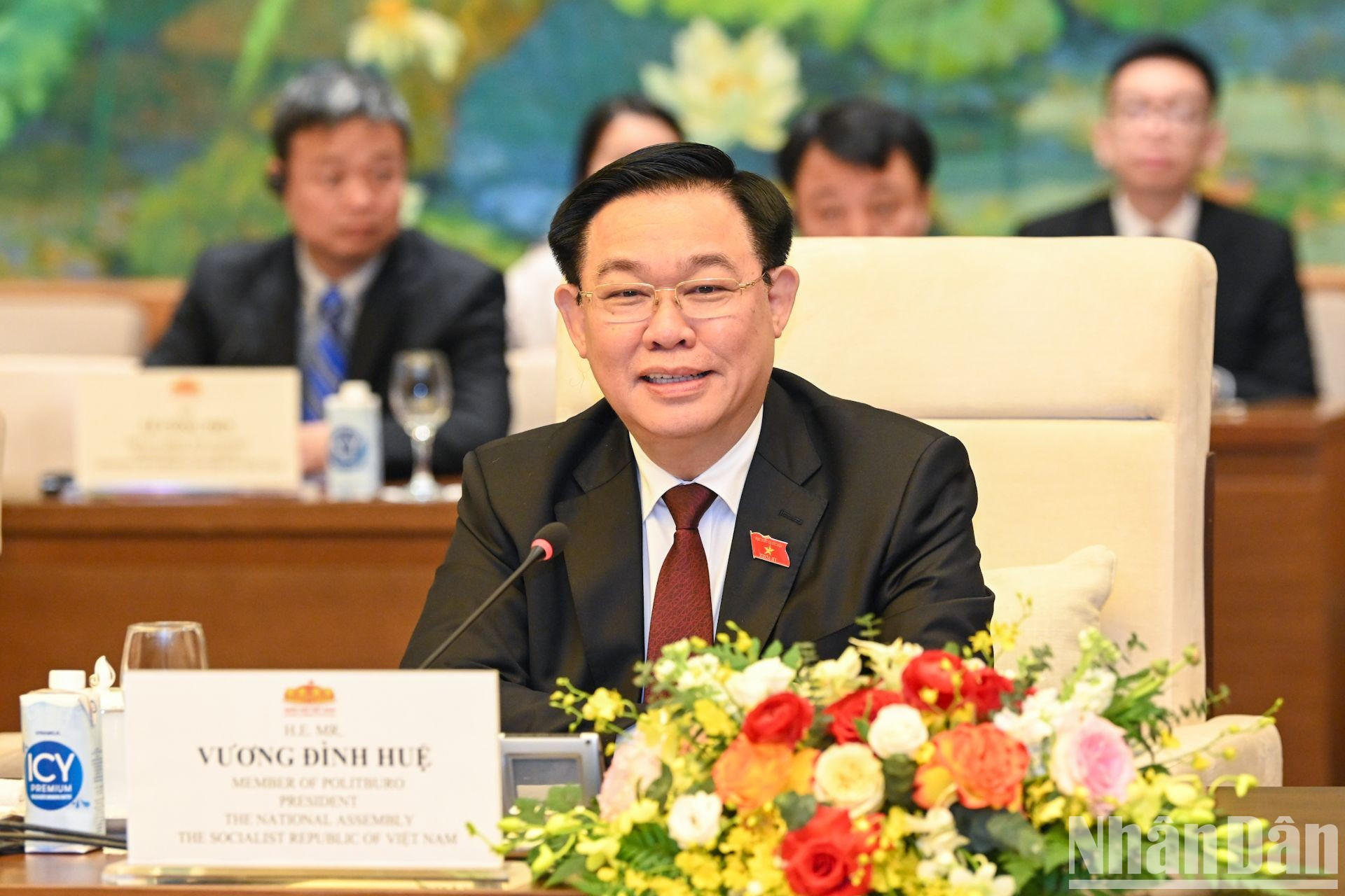 Dinh Hue interviene en el evento. Dinh Hue interviene en el evento.