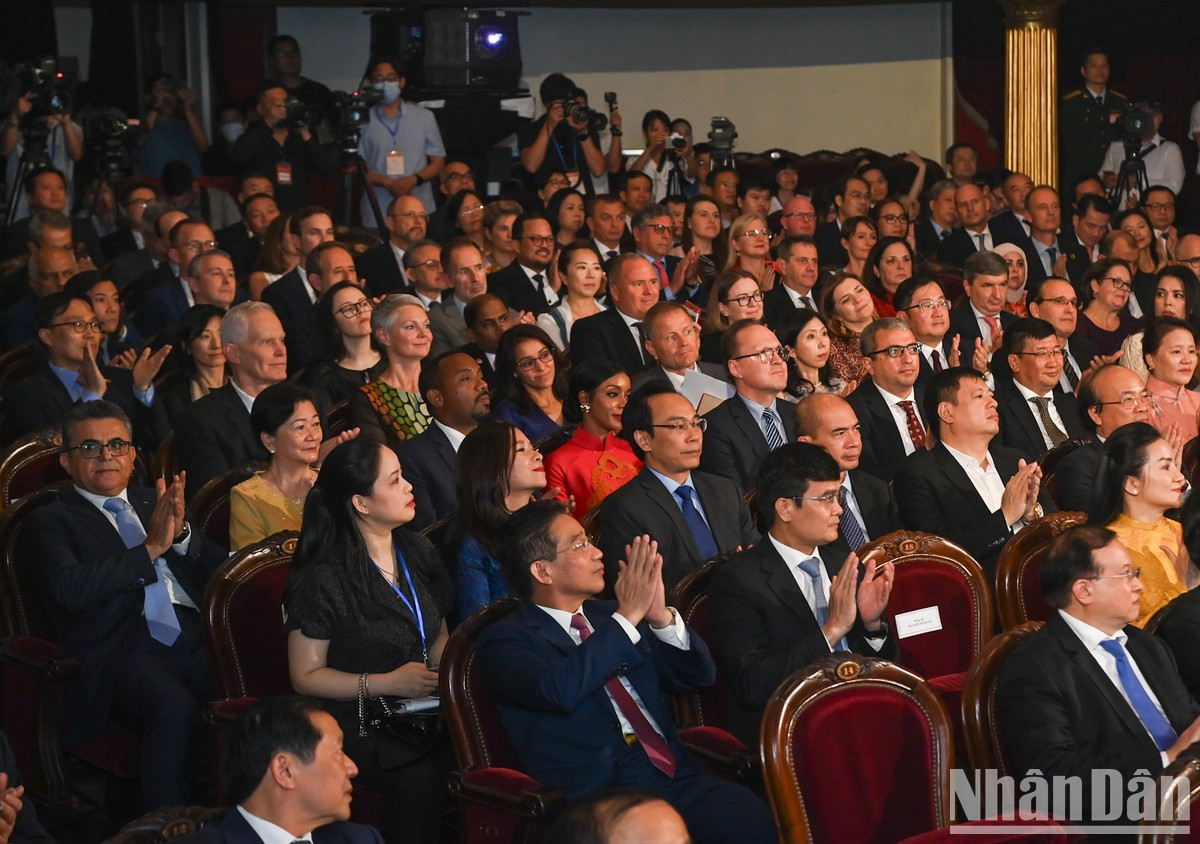 Asistentes a la cita.