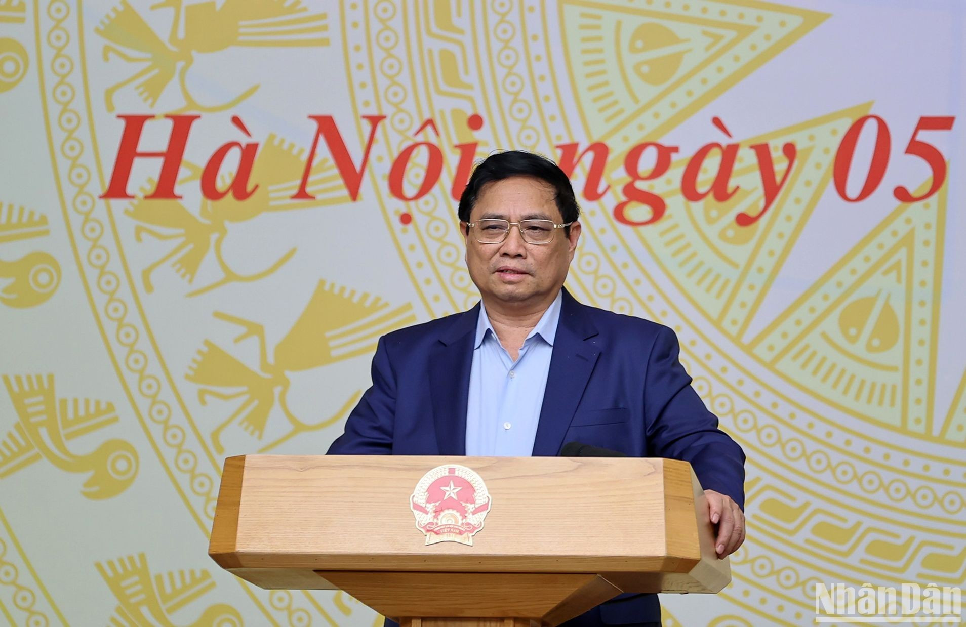 El primer ministro Pham Minh Chinh interviene en la reunión. El primer ministro Pham Minh Chinh interviene en la reunión.