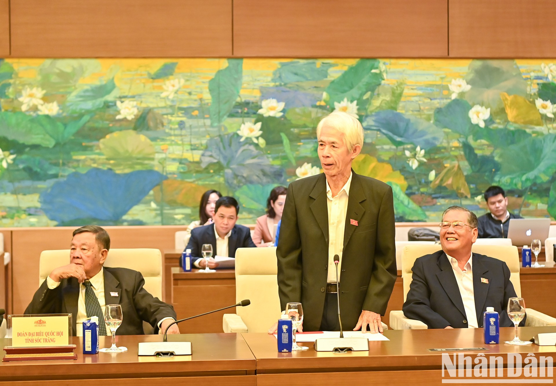 Representante de la delegación interviene en la cita.