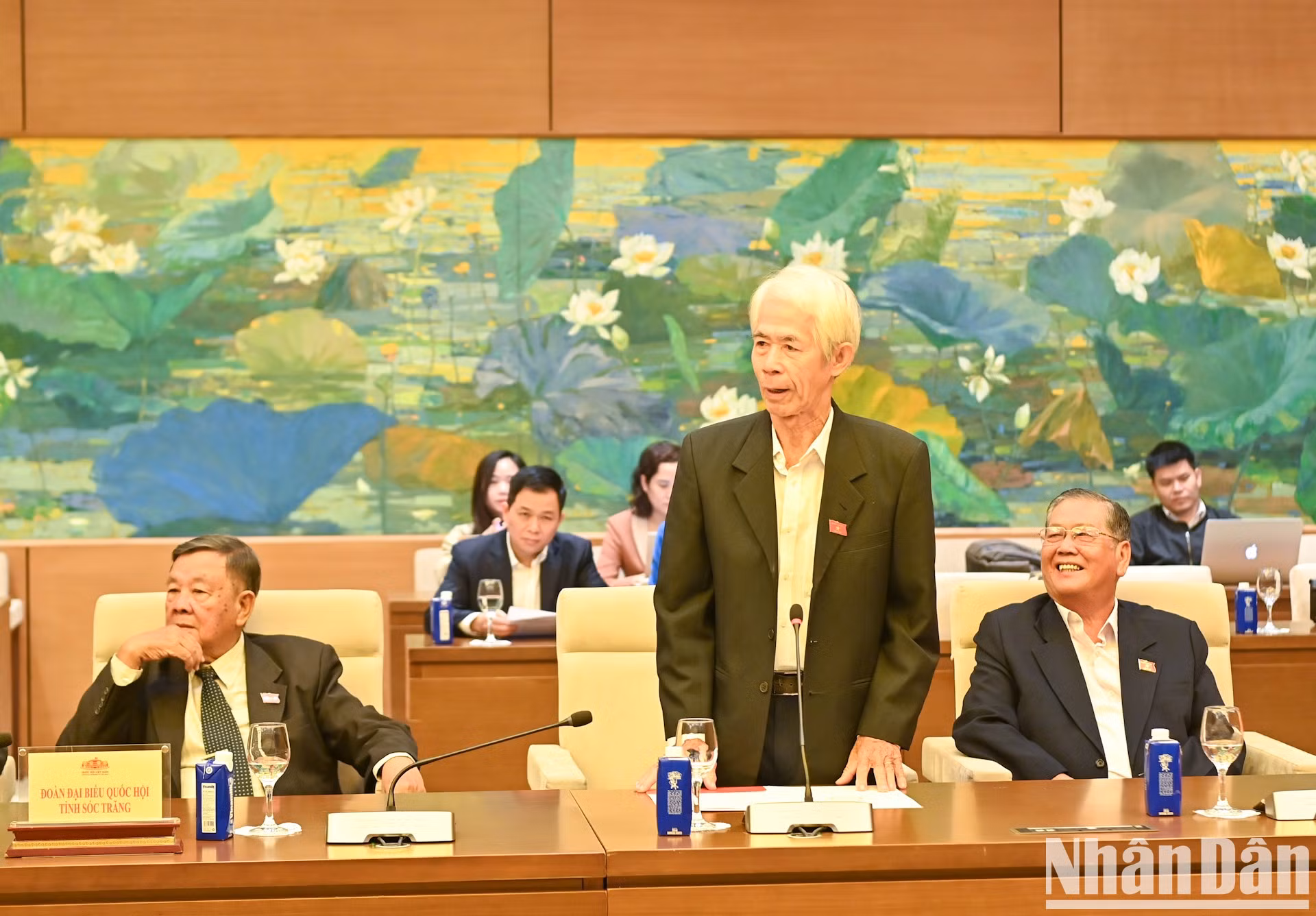 Representante de la delegación interviene en la cita.