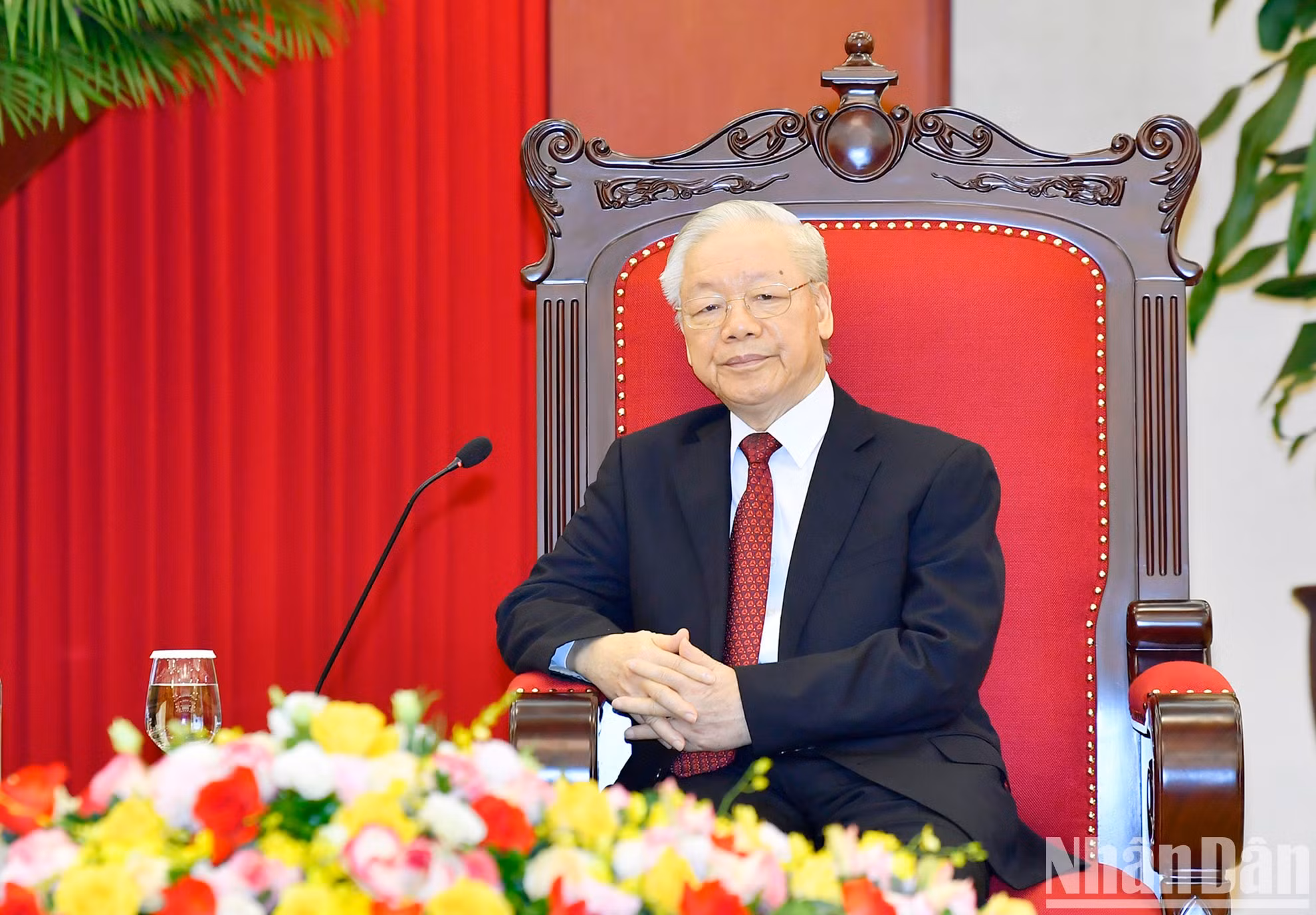 Nguyen Phu Trong interviene en el evento.