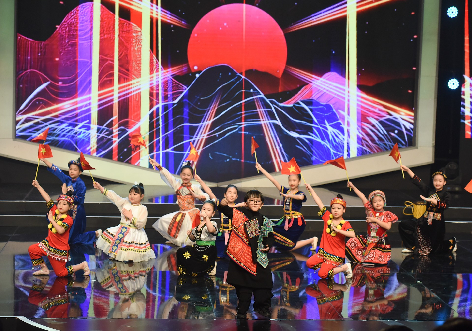 Una actuación musical en el acto.