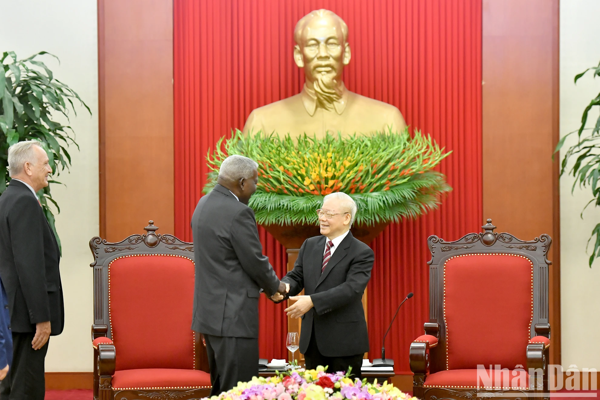 Phu Trong recibe al visitante cubano. Phu Trong recibe al visitante cubano.