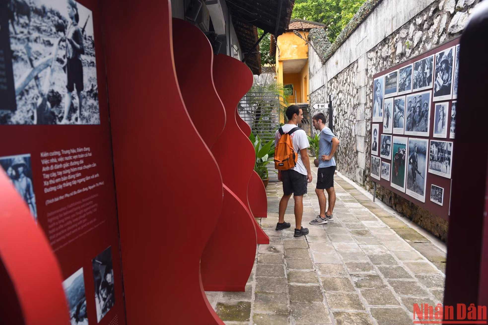 Reliquia Prisión de Hoa Lo: un atractivo turístico en los días festivos por el Día Nacional ảnh 2