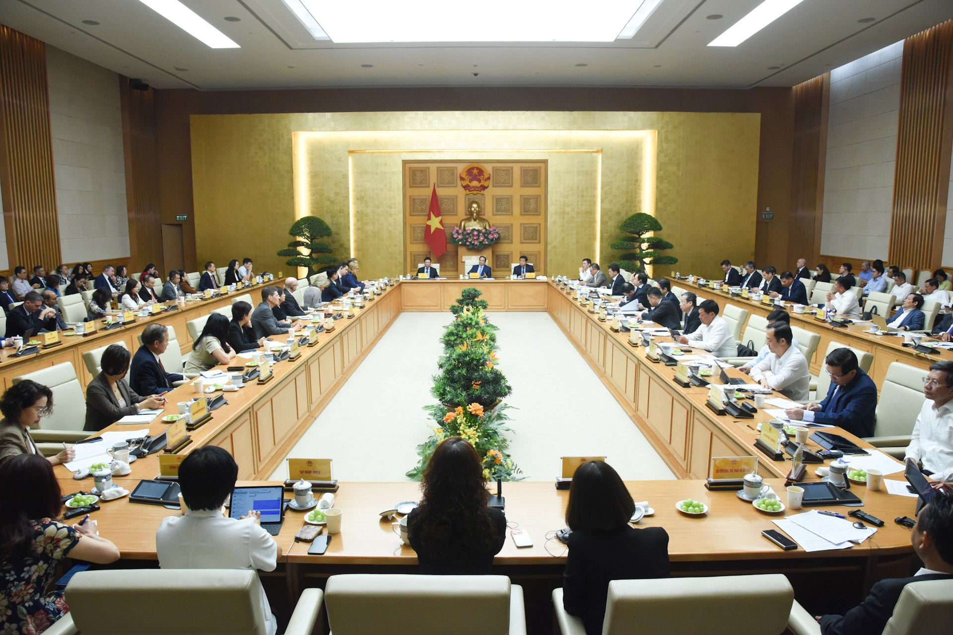 Escena de la reunión.