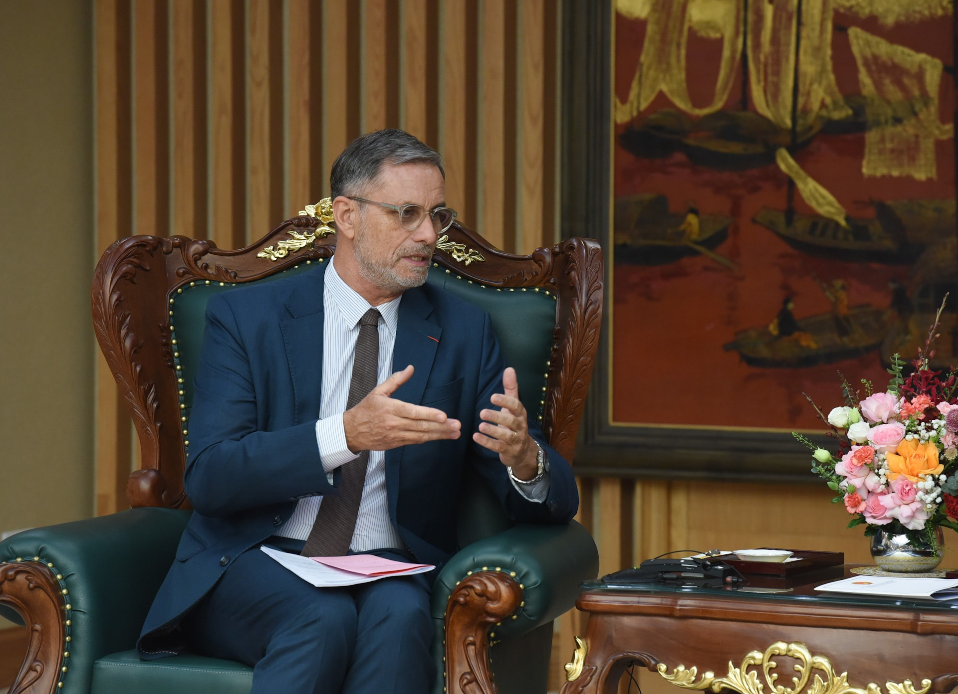 Olivier Brochet habla en el encuentro. Olivier Brochet habla en el encuentro.