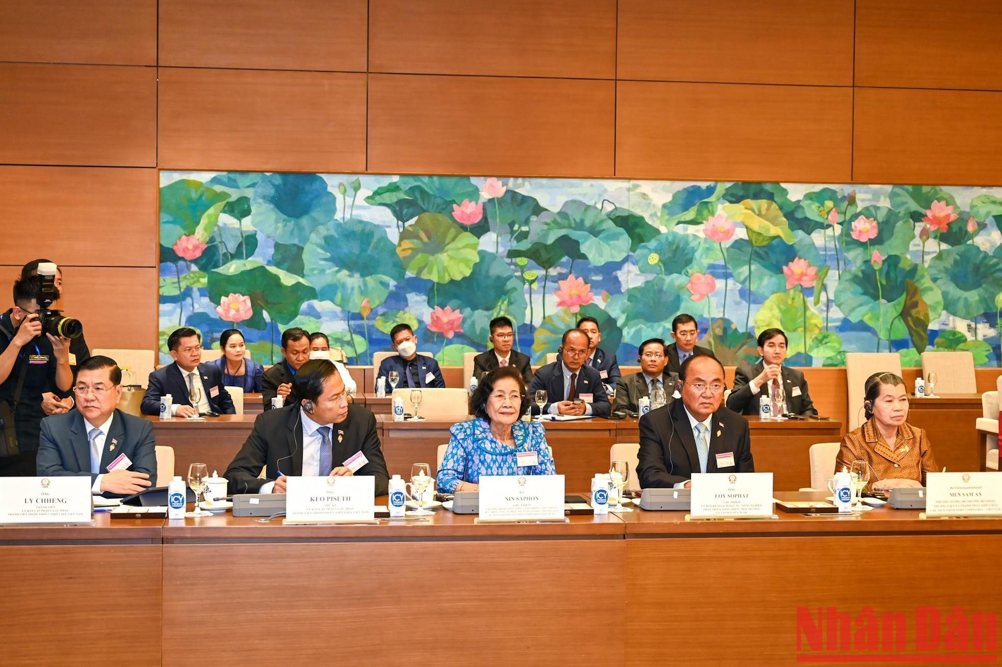 Miembros de la delegación de Camboya en el evento.