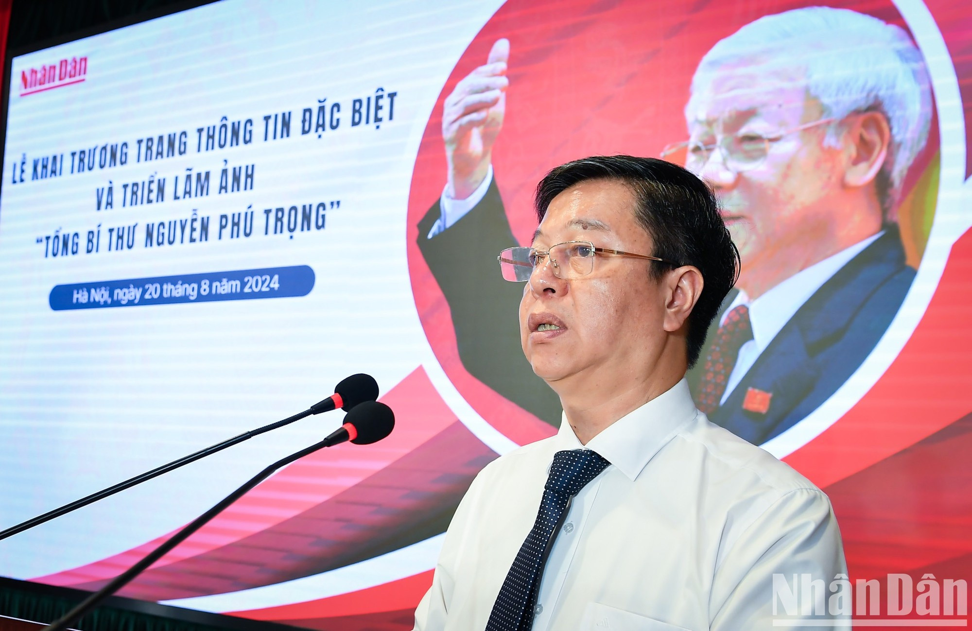 Vu Trong Lam, director y editor en jefe de la Editorial Política Nacional Su That (Verdad) en el evento. Vu Trong Lam, director y editor en jefe de la Editorial Política Nacional Su That (Verdad) en el evento.