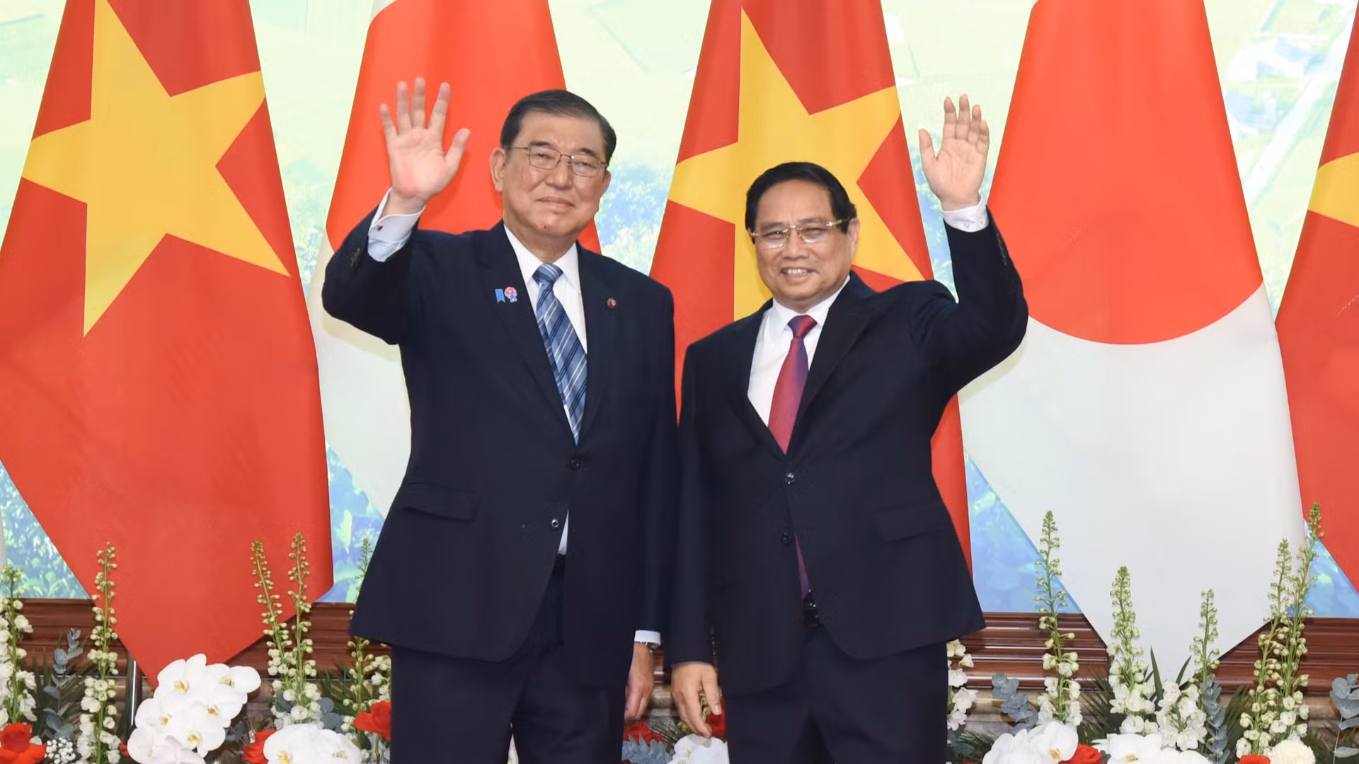 [Foto] Premier vietnamita mantiene conversaciones con su similar japonés 