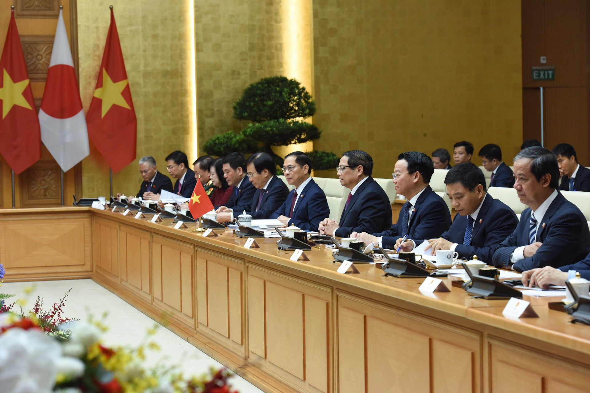 Asistentes vietnamitas en la reunión. Asistentes vietnamitas en la reunión.