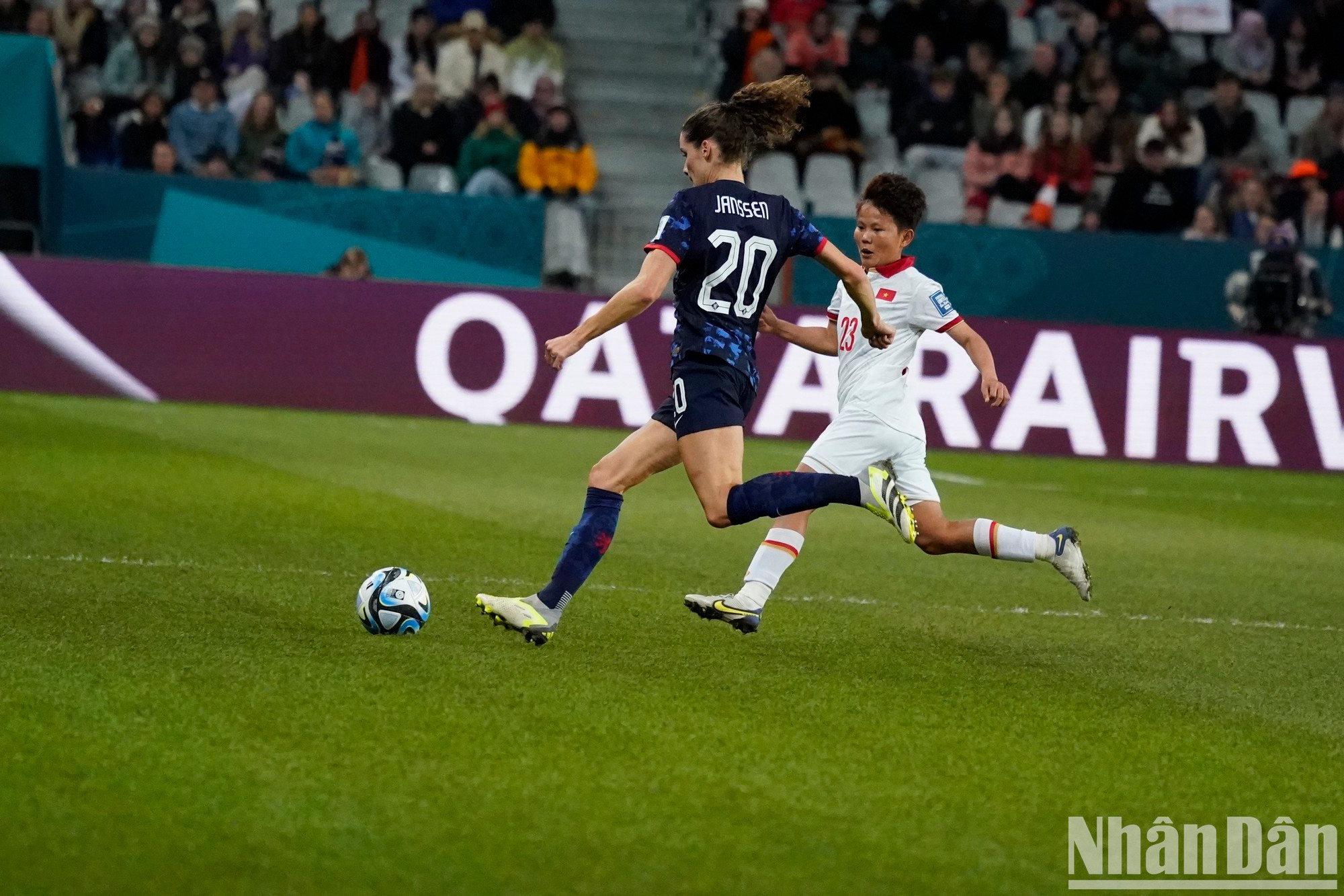 Justo al comienzo del choque las jugadoras vietnamitas crearon situaciones de peligro. Justo al comienzo del choque las jugadoras vietnamitas crearon situaciones de peligro.