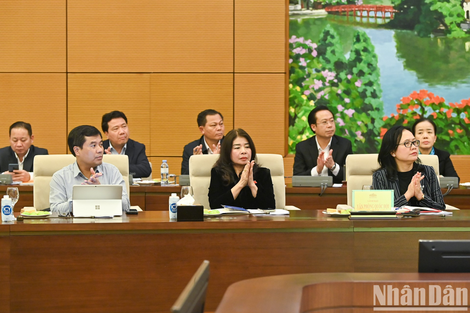 Asistentes a la cita. Asistentes a la cita.